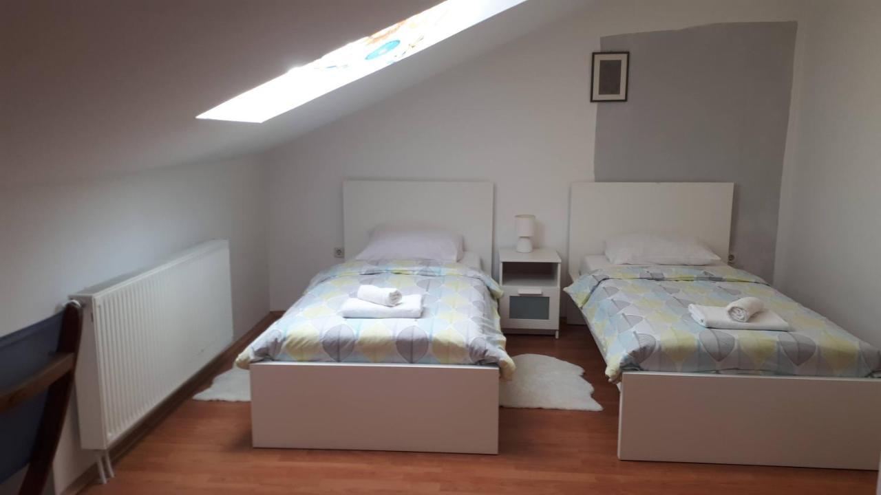 Guest House Ruza Tenja Ngoại thất bức ảnh