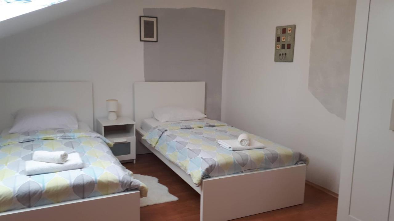 Guest House Ruza Tenja Ngoại thất bức ảnh