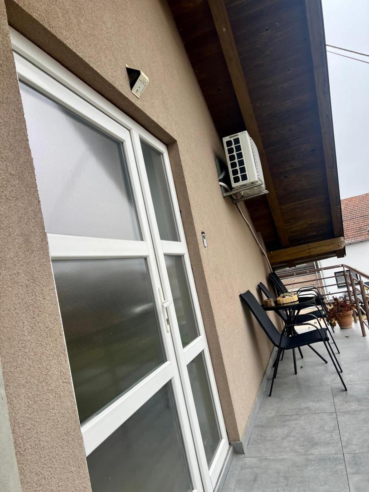 Guest House Ruza Tenja Ngoại thất bức ảnh
